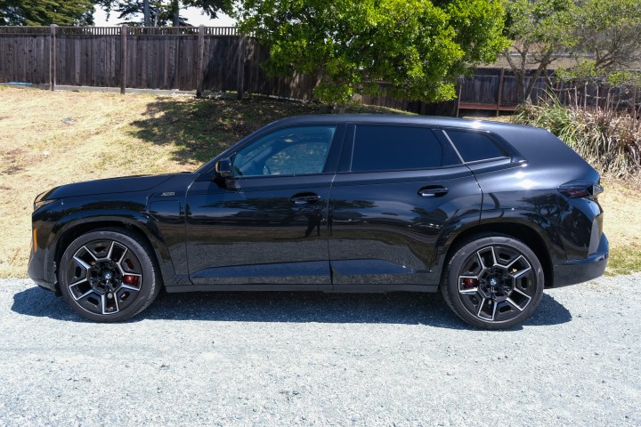 2023 BMW XM side view