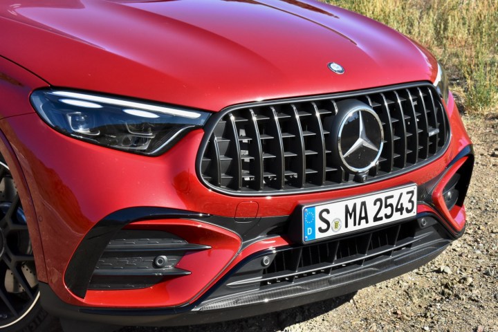 Front end of the 025 Mercedes-AMG GLC63 S E Performance.