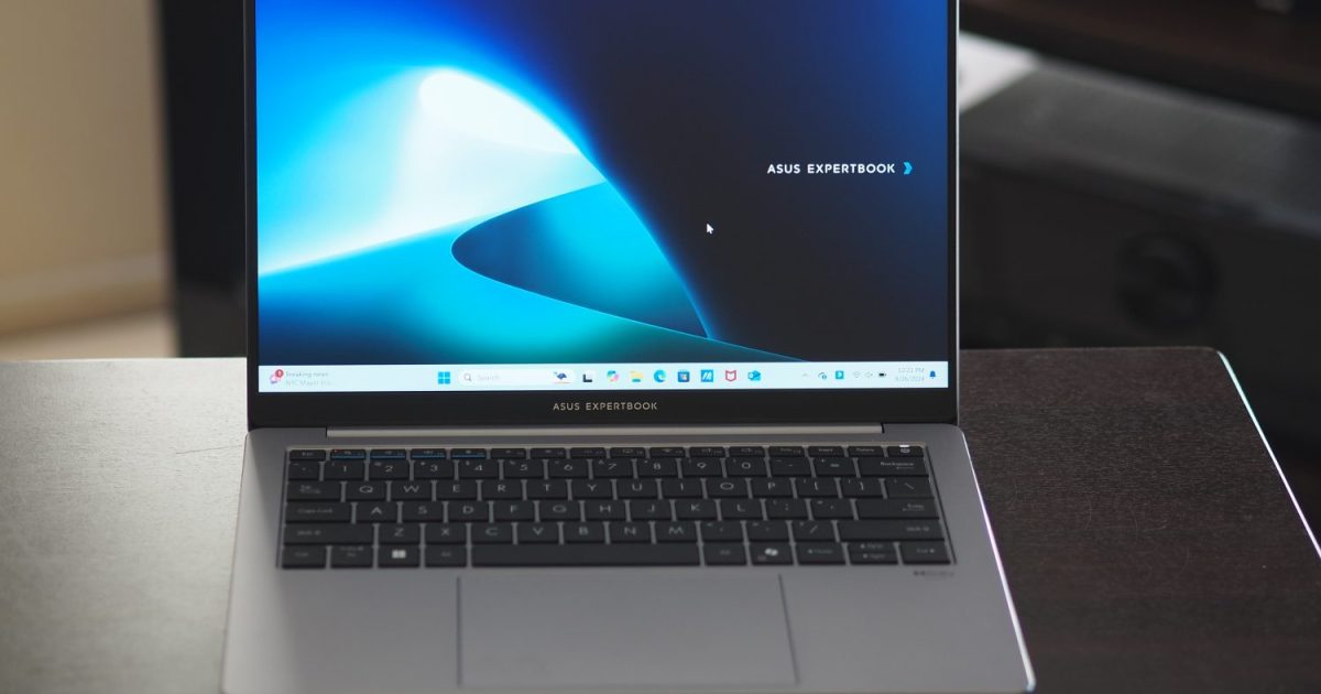 Intel's Core Ultra ExpertBook P5: A Disappointing Debut for Lunar Lake