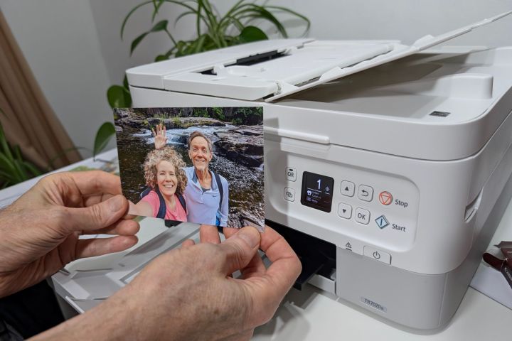 The Pixma TR7020a produces vibrant photos on glossy paper.