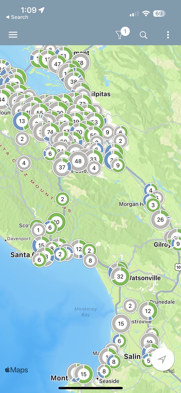 alt: The ChargePoint app displays nearby charging stations and their real-time availability.