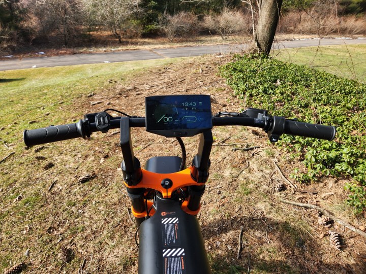 Async A1 Pro uncluttered rider handlebar controls.