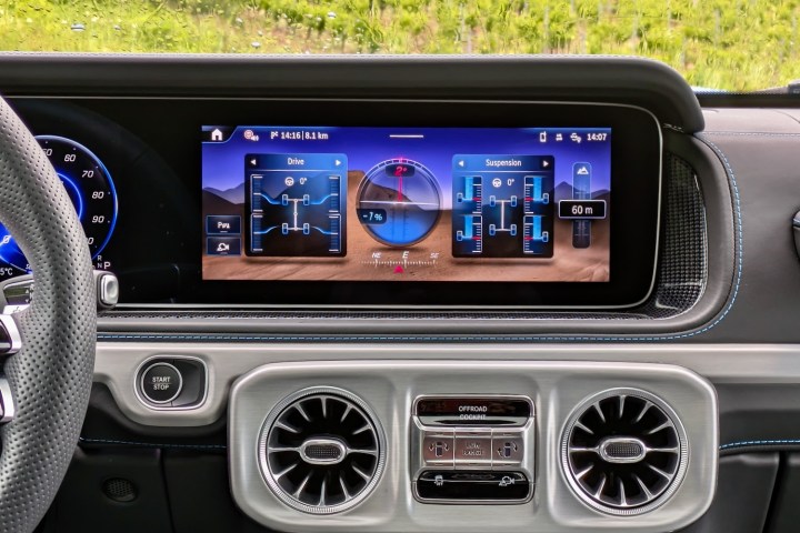 2025 Mercedes-Benz G580 touchscreen with off-road menu.