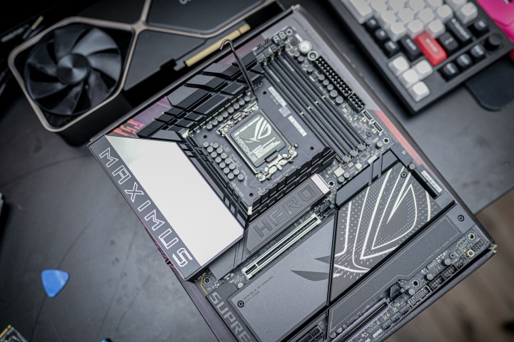 alt text: Asus ROG Maximus Hero Z890 motherboard