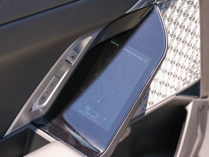 Passenger control panels in the BMW i7.