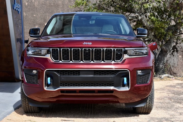 Front view of the 2022 Jeep Grand Cherokee 4xe plug-in hybrid.