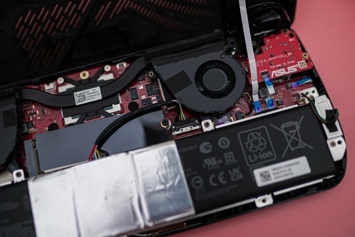 The battery connector in the Asus ROG Ally X.