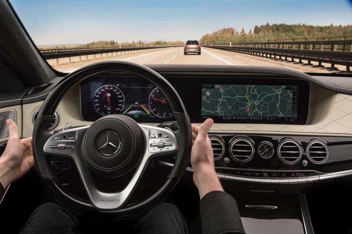 Mercedes-Benz Distronic Plus with steering assists