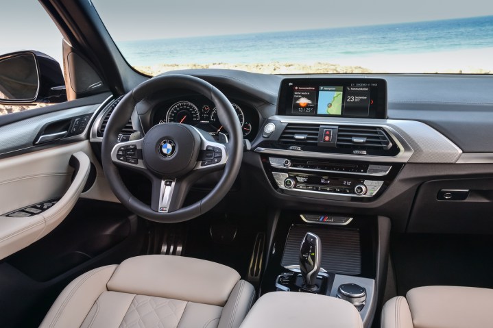 alt text describing BMW iDrive system