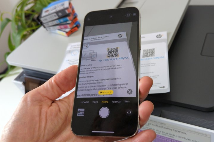 HP provides a QR code to set up the OfficeJet Pro 8135e.