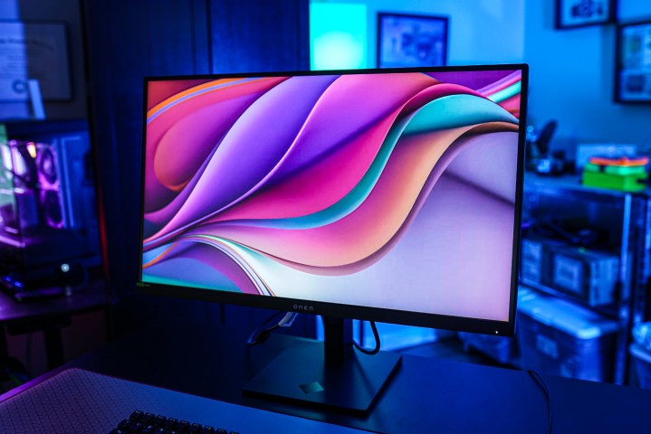 Color gradient display test on the HP Omen 27k.