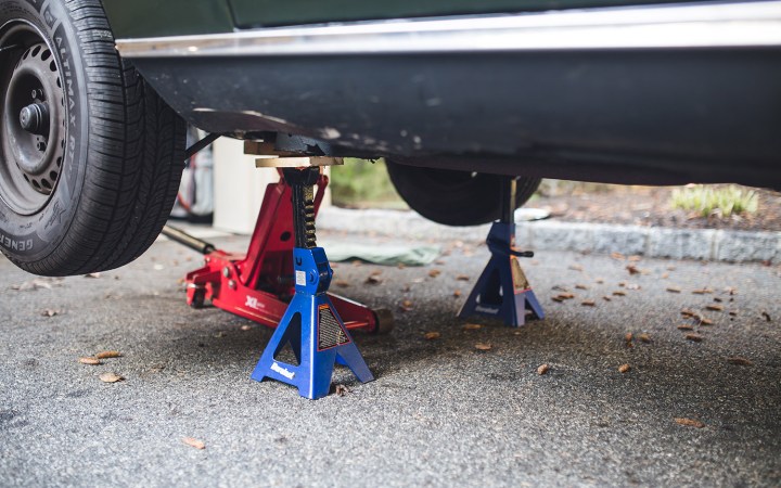 Using jack stands