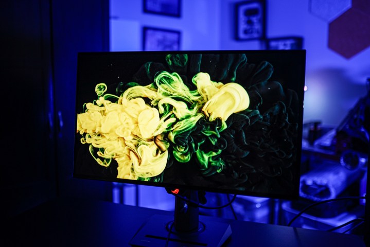 OLED demo on the Asus XG27AQDMG monitor.