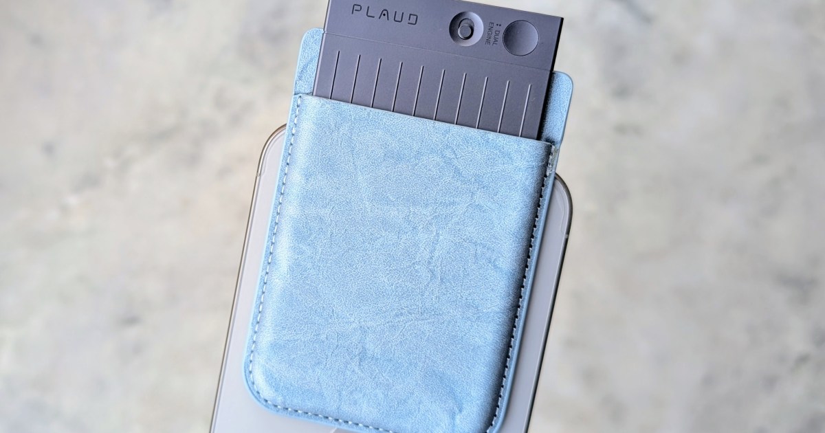 Plaud Note Review: A Practical AI Gadget for Voice Recording and Transcription