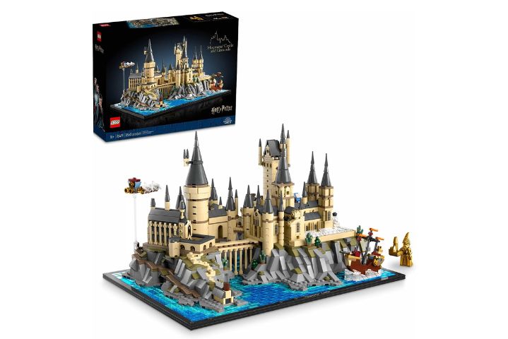 Harry Potter Hogwarts & Grounds Lego Set