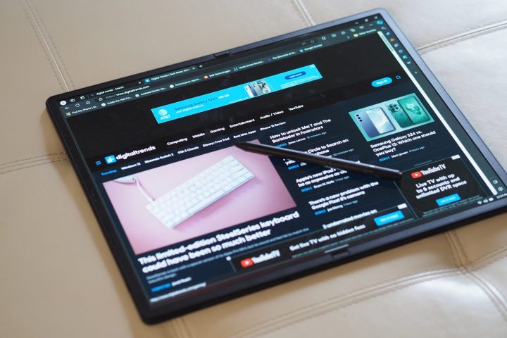 alt: Lenovo ThinkPad X1 Fold in tablet mode