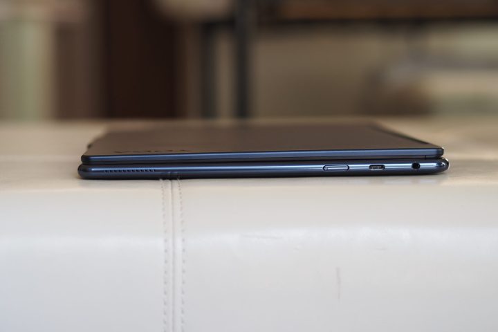 alt text: Right side of the Lenovo Yoga 9i Gen 9, showing additional ports, including USB-A and the audio jack.