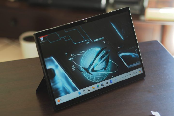 alt text: Asus ROG Flow Z13 displaying a photo