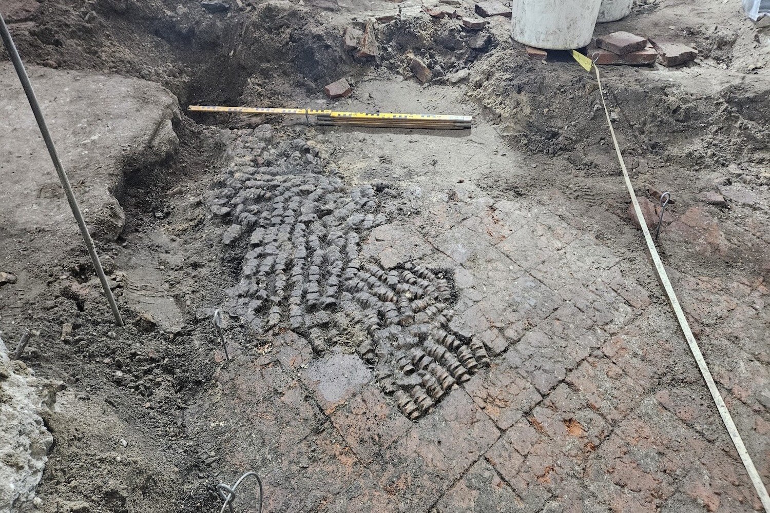 Medieval Bone Floor Discovered in Alkmaar, Netherlands