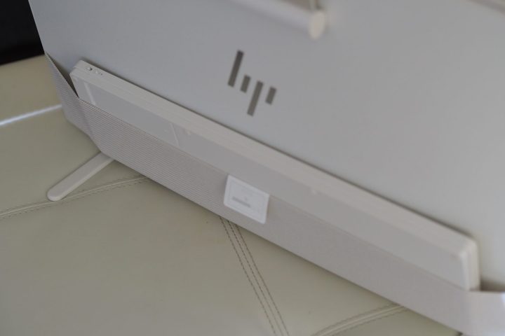 alt: Rear view of the HP Envy Move, showing the keyboard stored in its dedicated pocket.