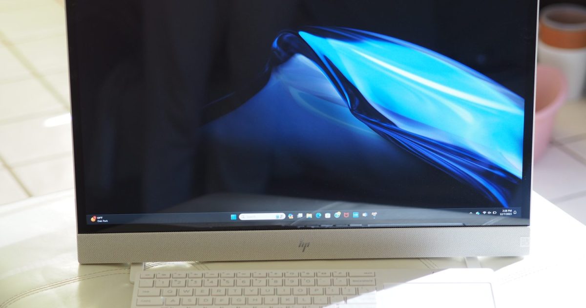 HP Envy Move Review: A Portable All-in-One PC with Compromises