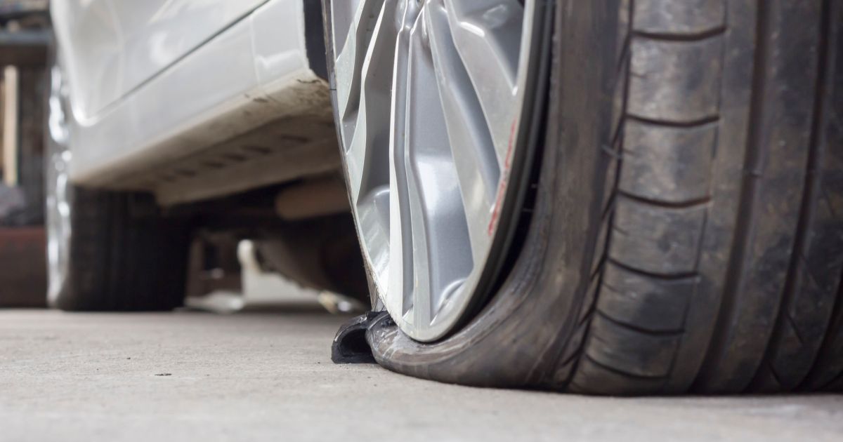 How to Fix or Replace a Flat Tire: A Step-by-Step Guide