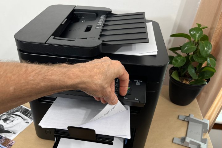 Canon’s imageClass MF275dw has a reliable automatic feeder that can copy double-sided documents.