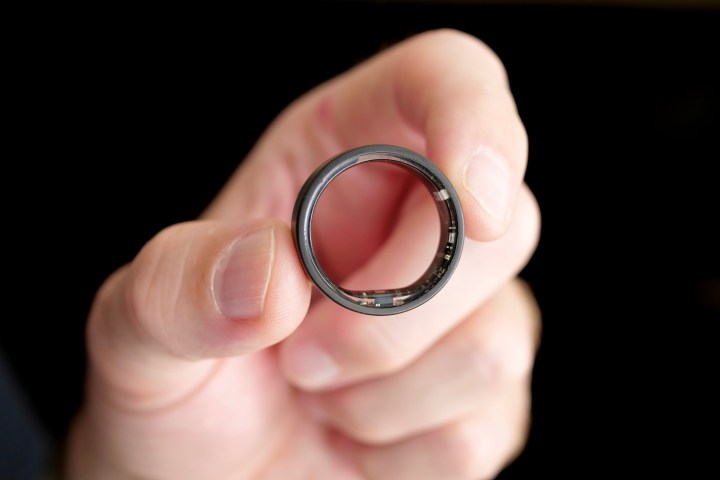 alt: Close-up of the Ultrahuman Ring Air showcasing its matte black finish.