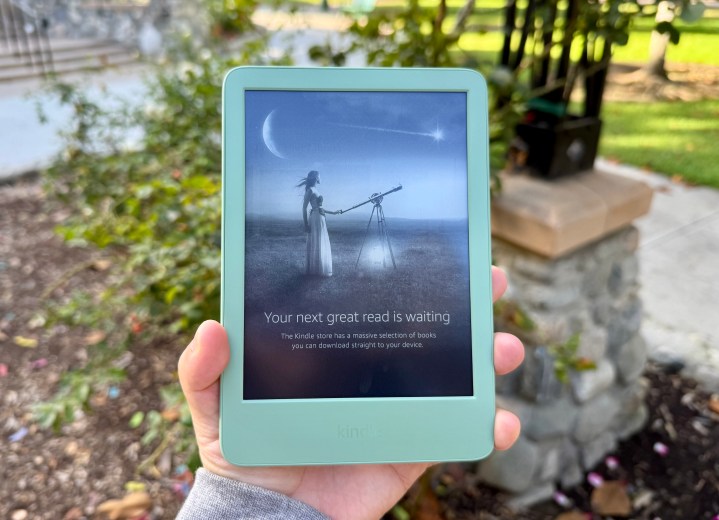 Amazon Kindle (2024) in Matcha Green.