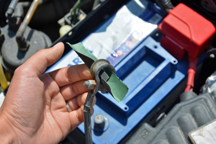 Inspecting battery terminals