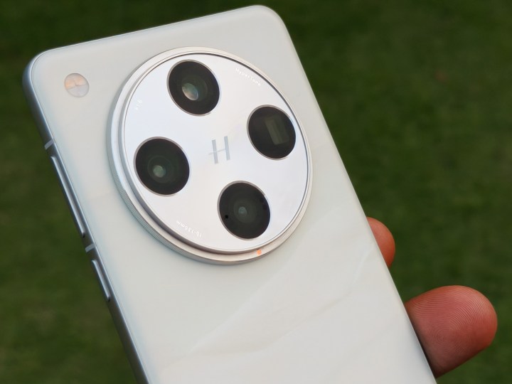 Close up of the Find X8 Pro camera