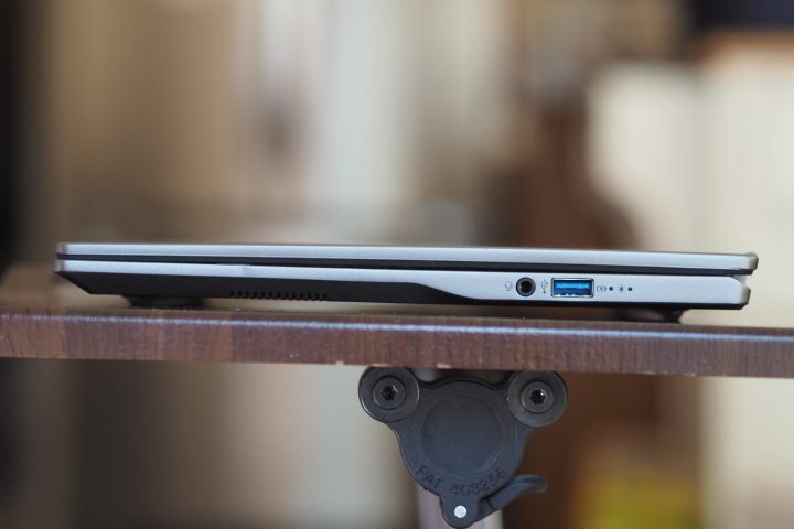 Acer Swift Go 14 AI right side view showing ports.