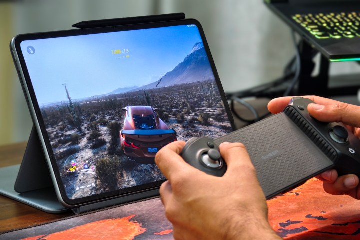 alt: Playing Forza Horizon 5 on the OnePlus Pad 2 as a secondary Windows monitor.