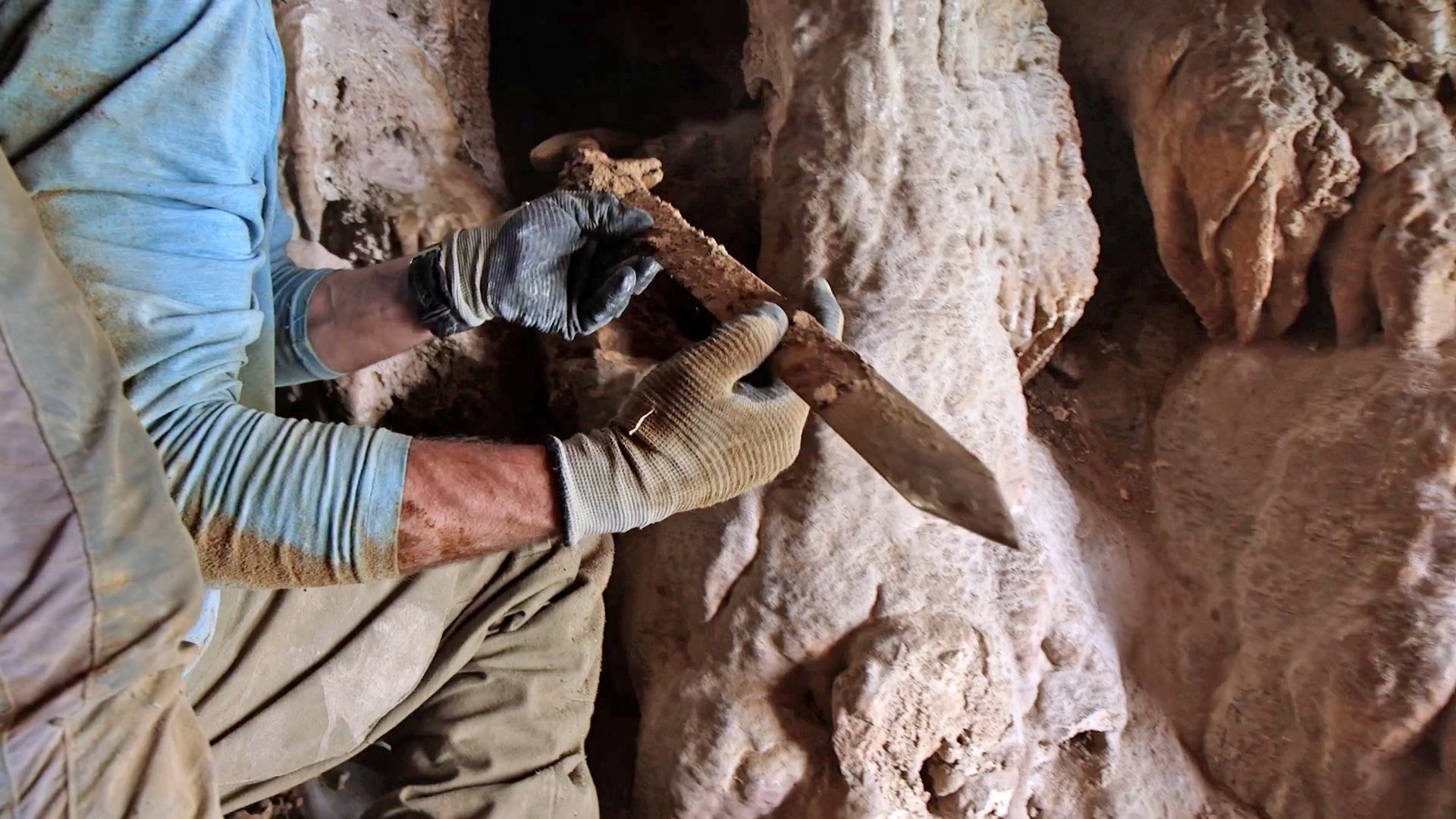 1,900-Year-Old Roman Swords Discovered in Judean Desert Cave