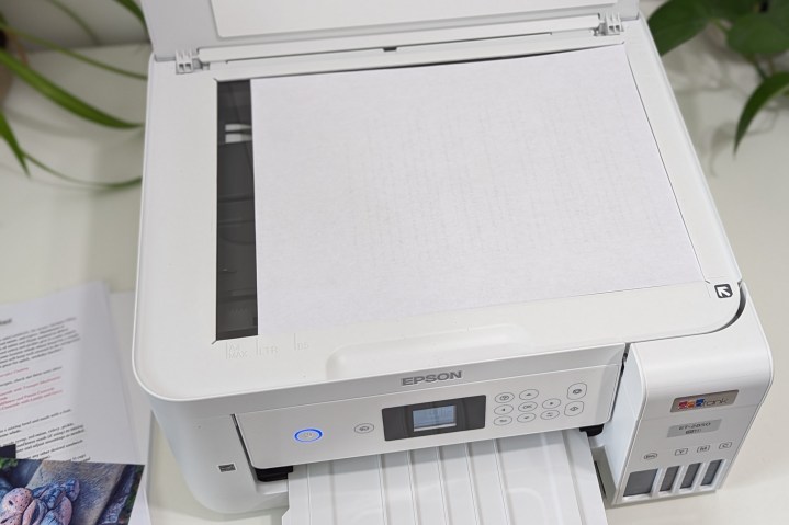 The ET-2850 includes a high-resolution flatbed scanner.