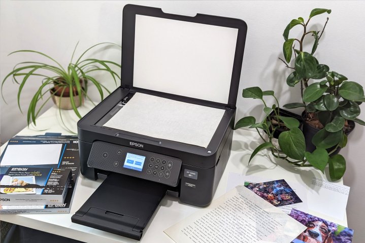 The Epson Expression Home XP-4200 features a high-resolution flatbed scanner.