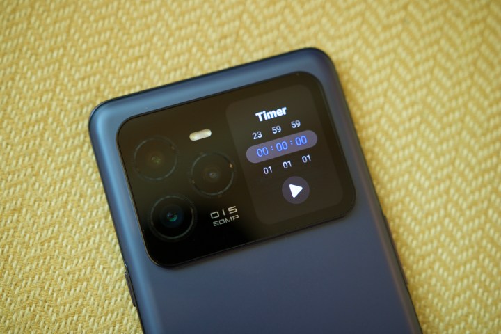 Alt: The rear display of the Lava Agni 3 showing the timer application interface.