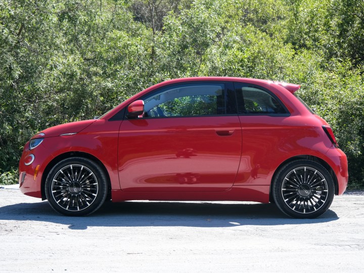 Side of the Fiat 500e