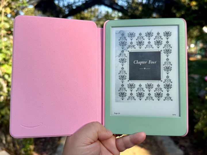 Amazon Kindle (2024) in Matcha Green with Rose fabric cover.