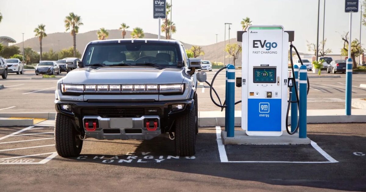 EVgo Secures $1.25 Billion Loan from DOE for Nationwide Fast-Charging Expansion