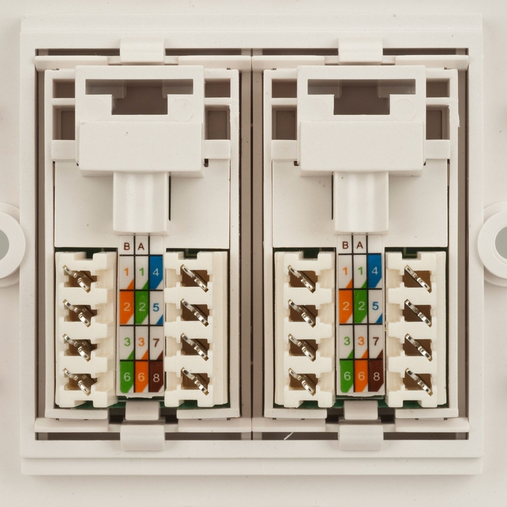 Installing an Ethernet wall socket