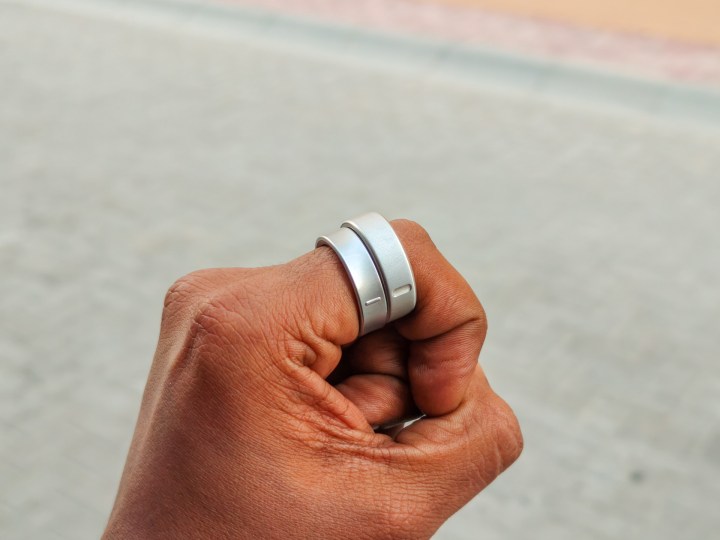 Samsung Galaxy Ring (left) and Oura Ring 4