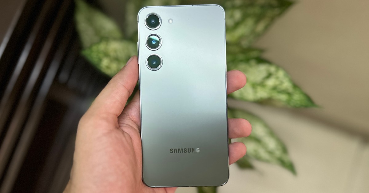 Samsung Edge Panels to Disappear from Galaxy Store with One UI 7