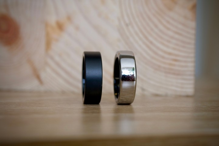 alt: The Oura Ring (silver) and Ultrahuman Ring Air (black) side by side.