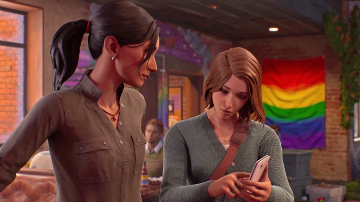 Max shows Safi her phone in Life is Strange: Double Exposure.