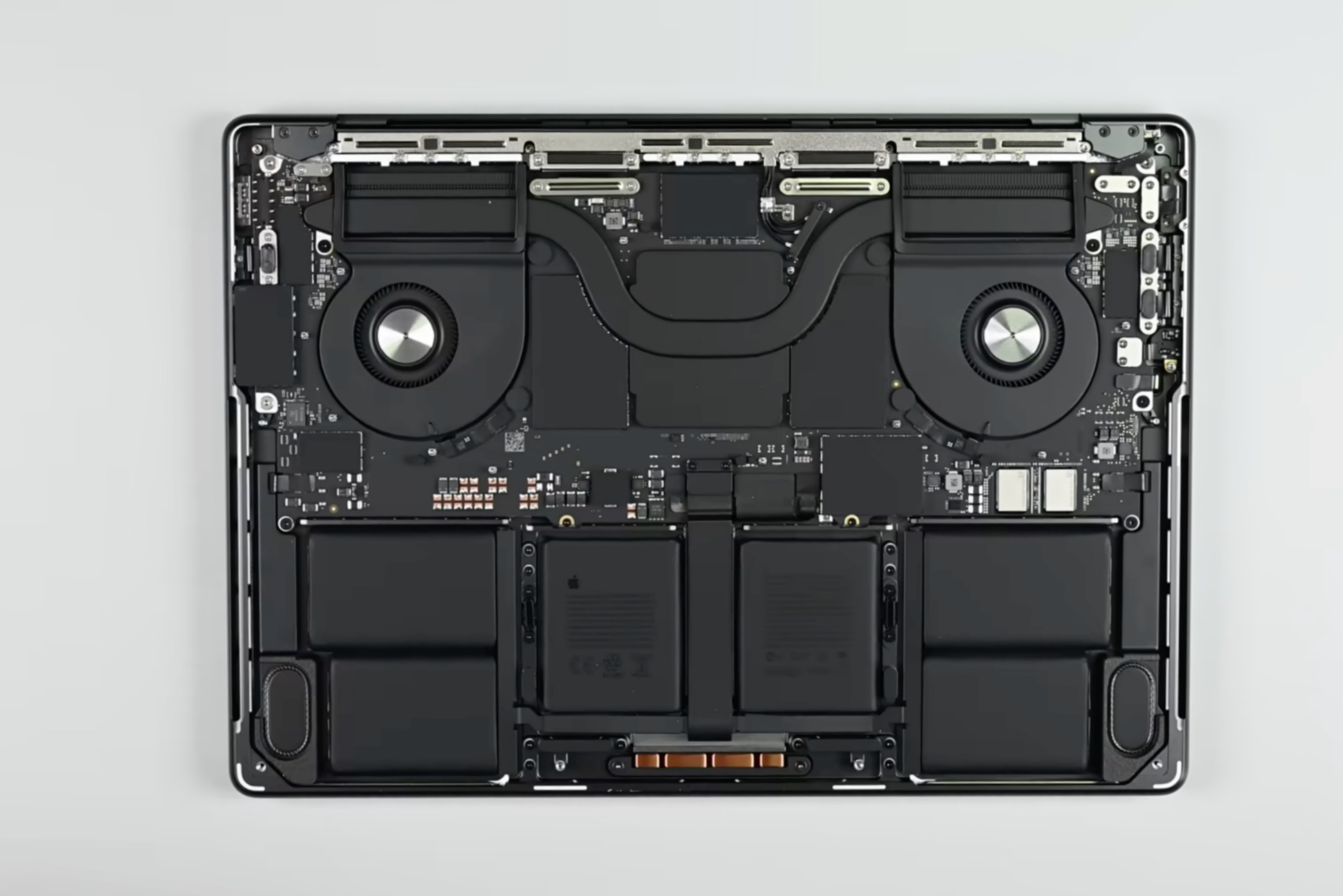 The internal view of the M4 MacBook Pro.