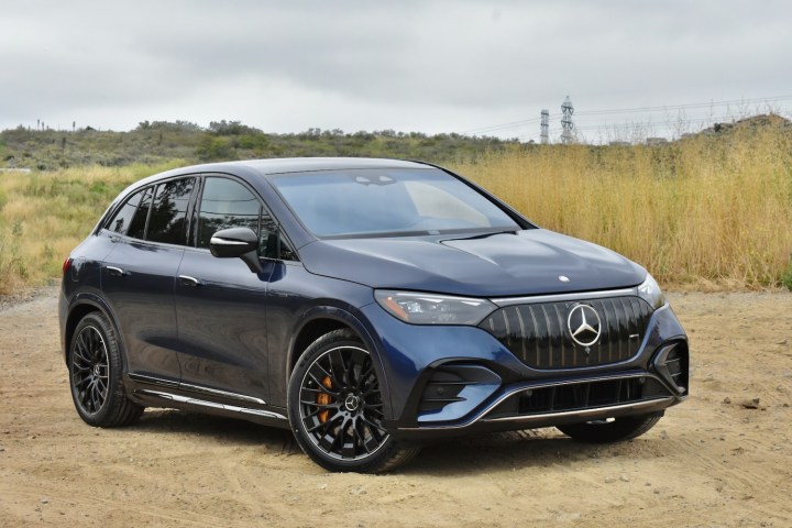 Front three quarter view of the 2024 Mercedes-AMG EQE SUV.