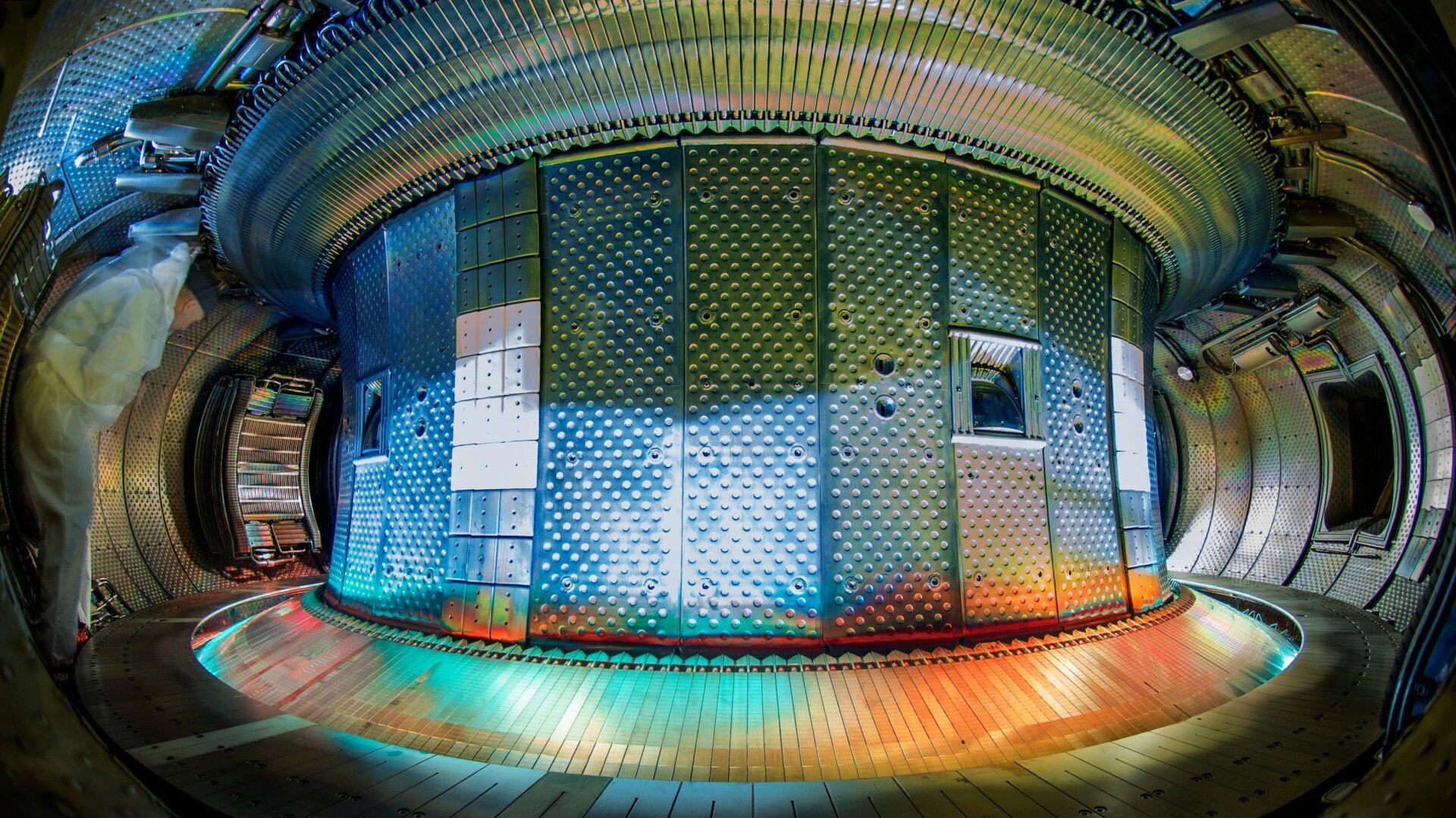 Tungsten Tokamak Sets New Fusion Plasma Record