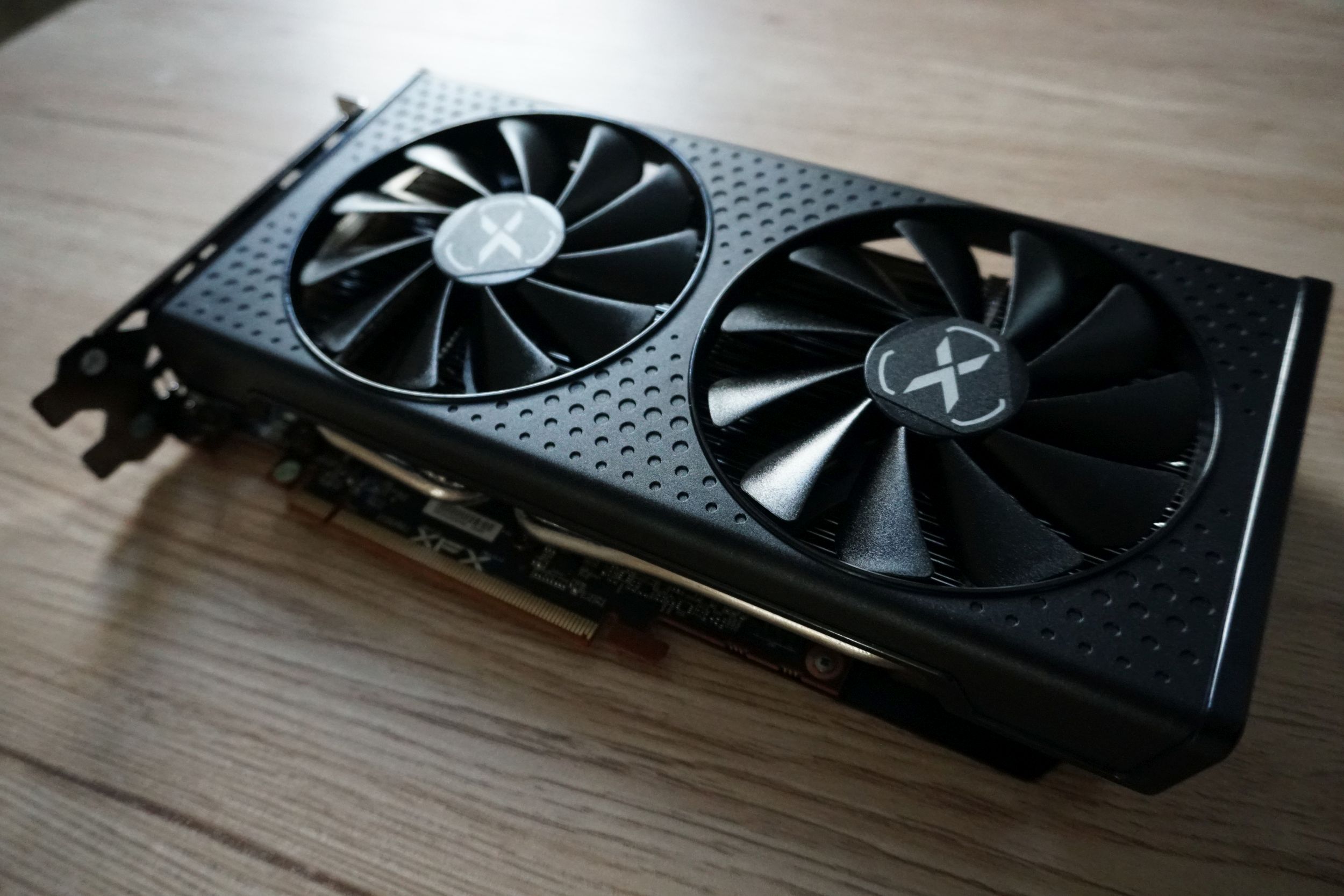 Radeon RX 6600 Swft 210