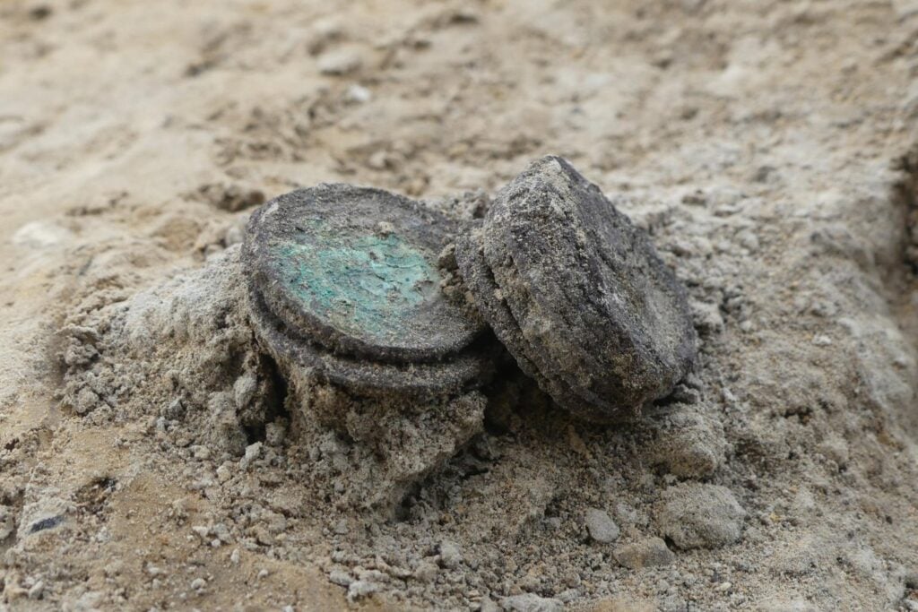 Gold nicolo ring found on the ancient road.